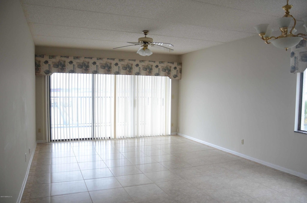 2280 Shepard Street - Photo 2