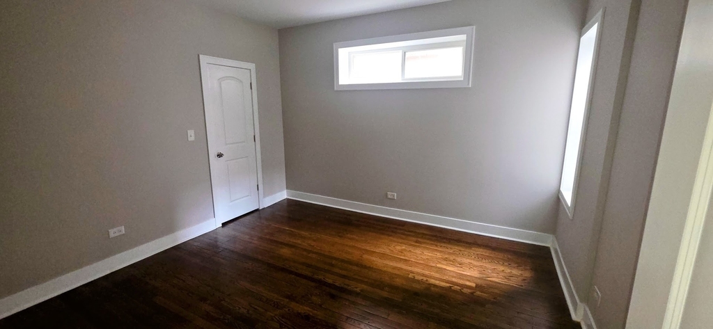 5815 W Midway Parkway - Photo 8