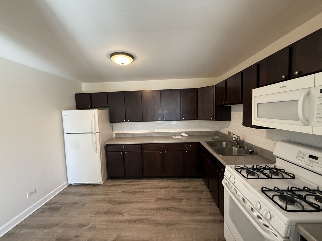 1039 College Avenue - Photo 6