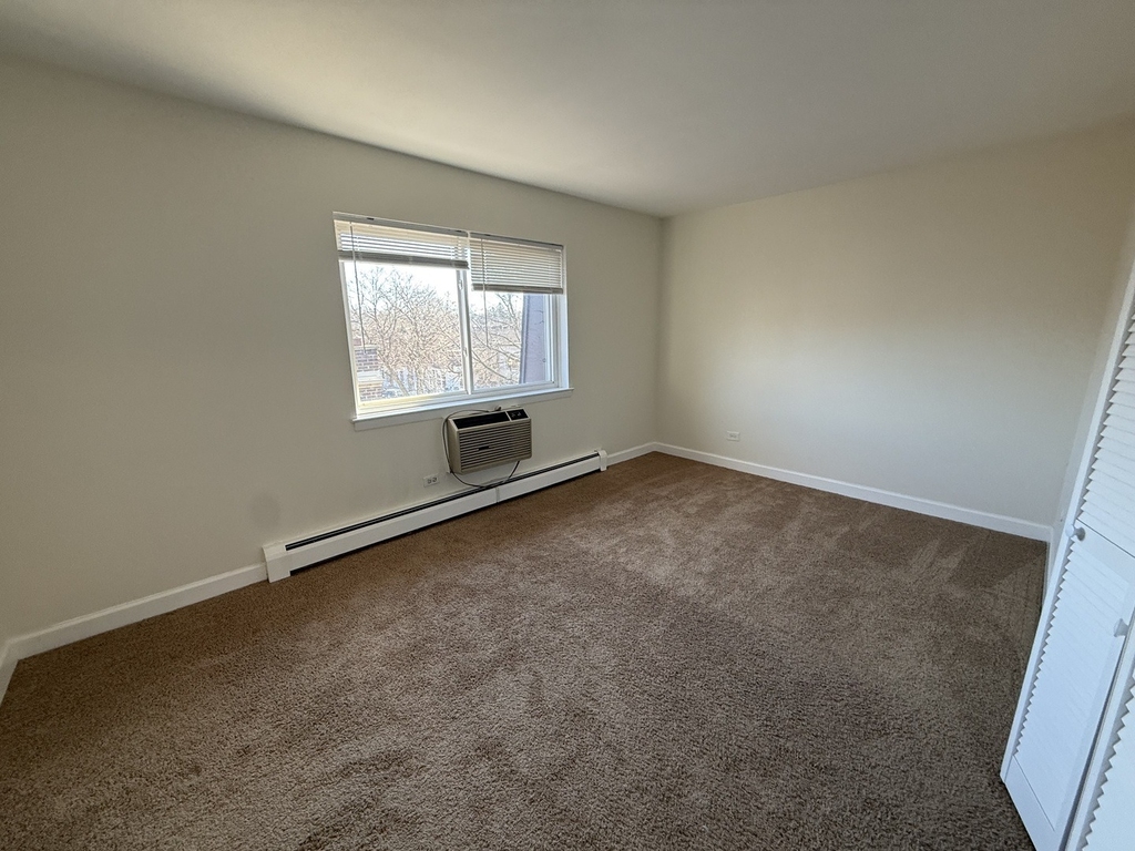 1039 College Avenue - Photo 9