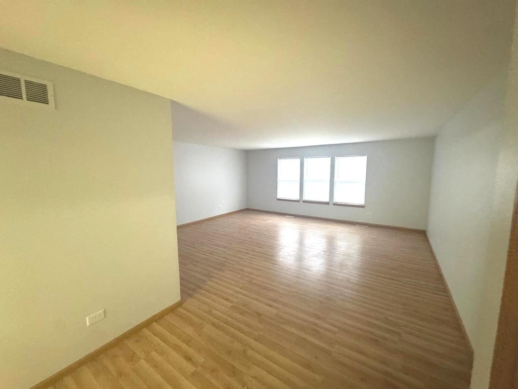 655 Winston Drive - Photo 6