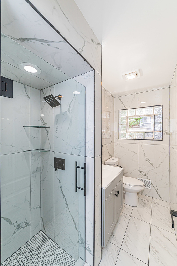 7530 N Oakley Avenue - Photo 8