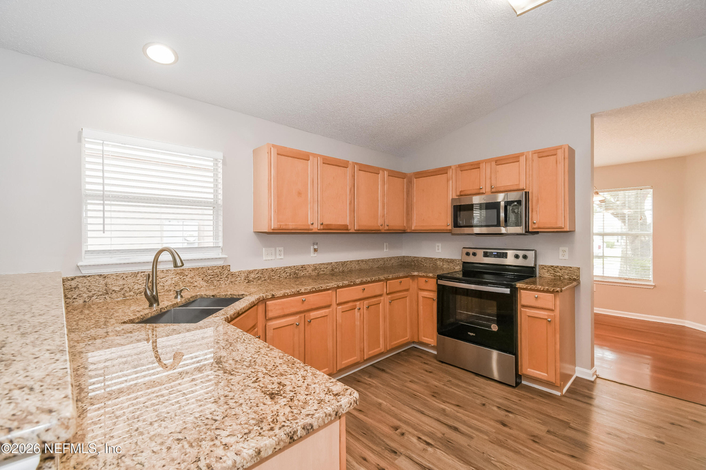12579 Woodfield Circle W - Photo 6