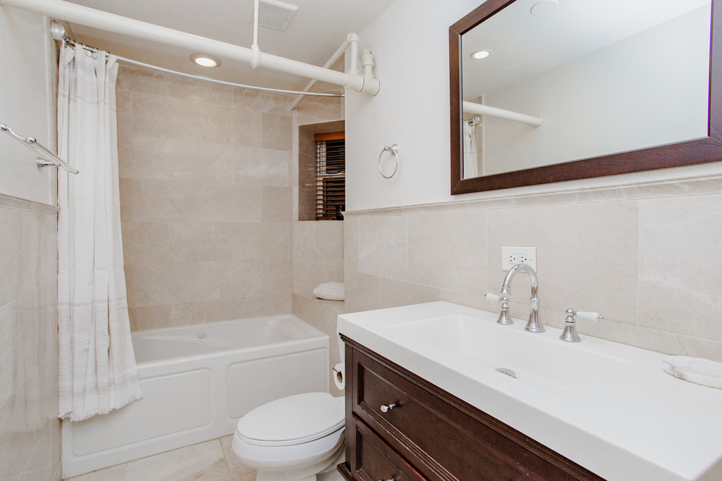 622 W Briar Place - Photo 12