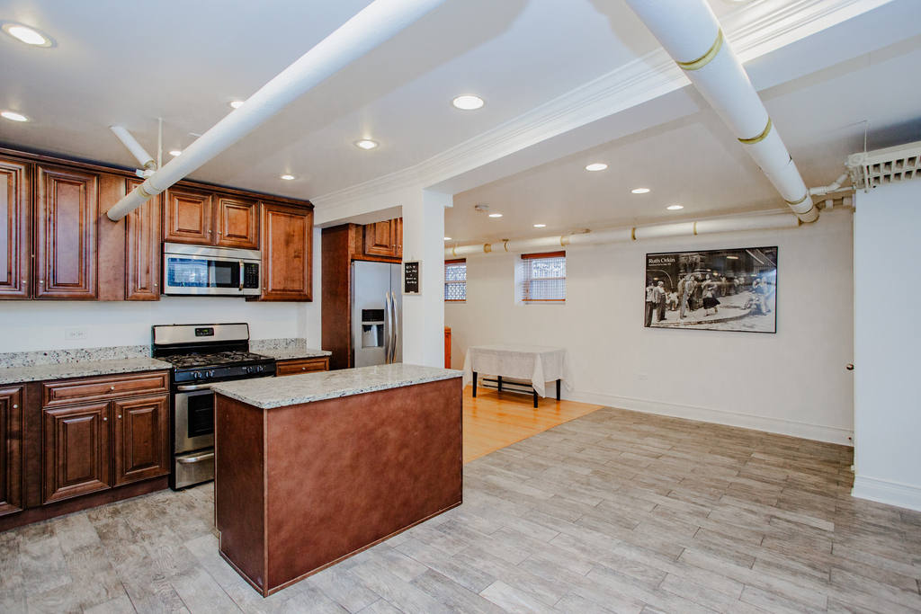 622 W Briar Place - Photo 7