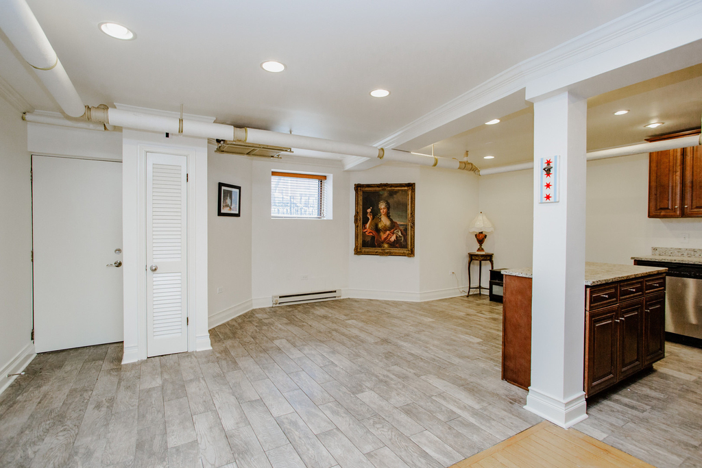 622 W Briar Place - Photo 6
