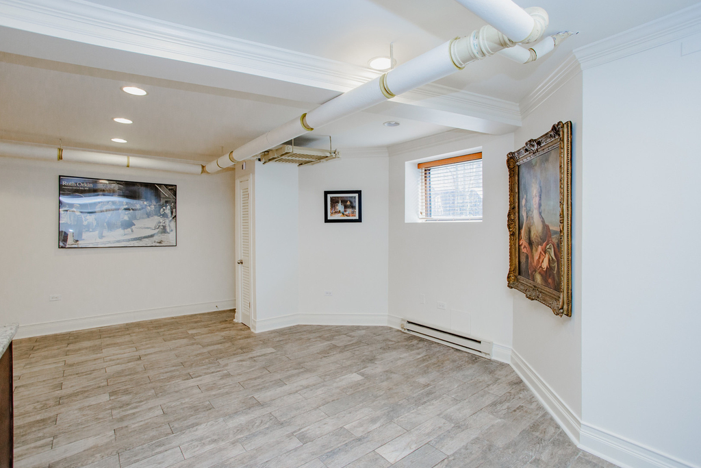 622 W Briar Place - Photo 5