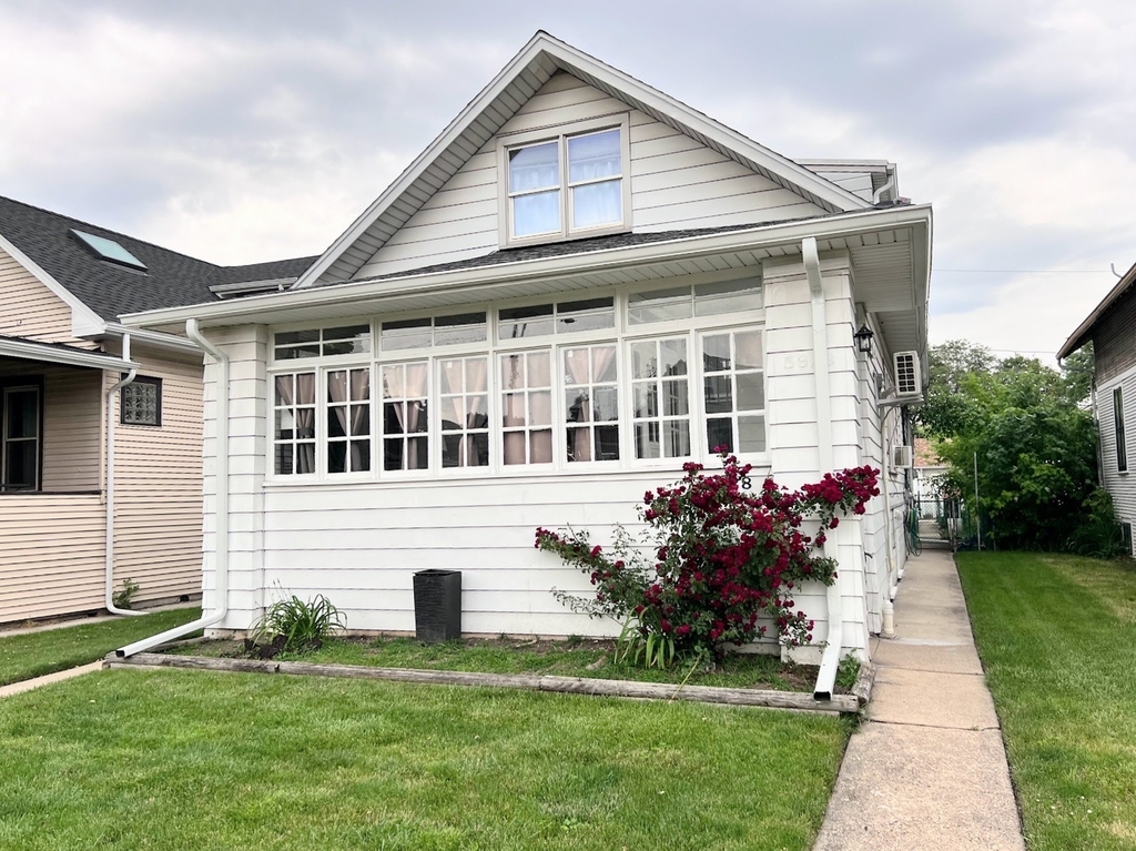 5628 W Eastwood Avenue - Photo 0