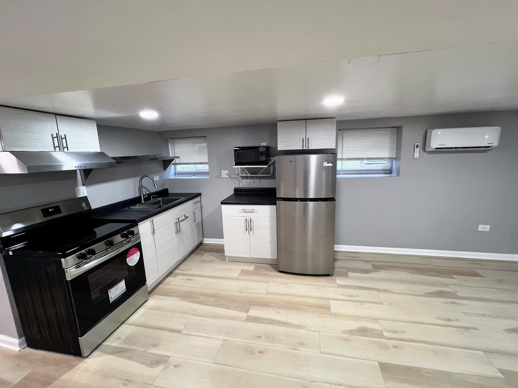 5628 W Eastwood Avenue - Photo 2