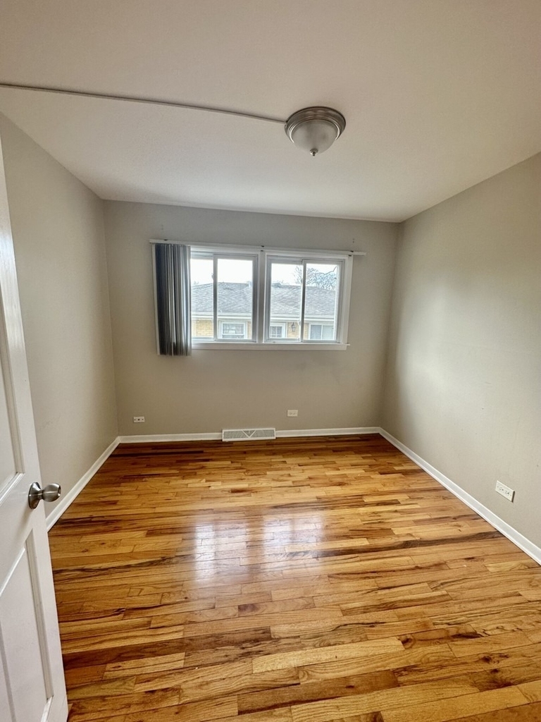 1243 S Mitchell Avenue - Photo 7