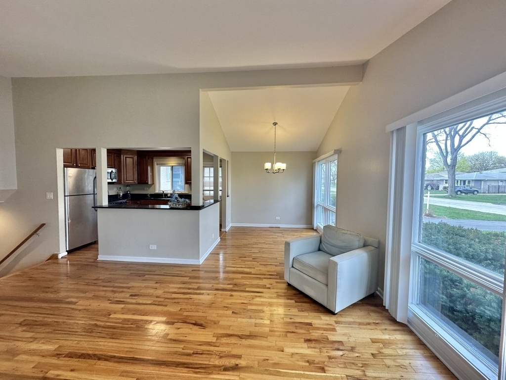 1243 S Mitchell Avenue - Photo 2