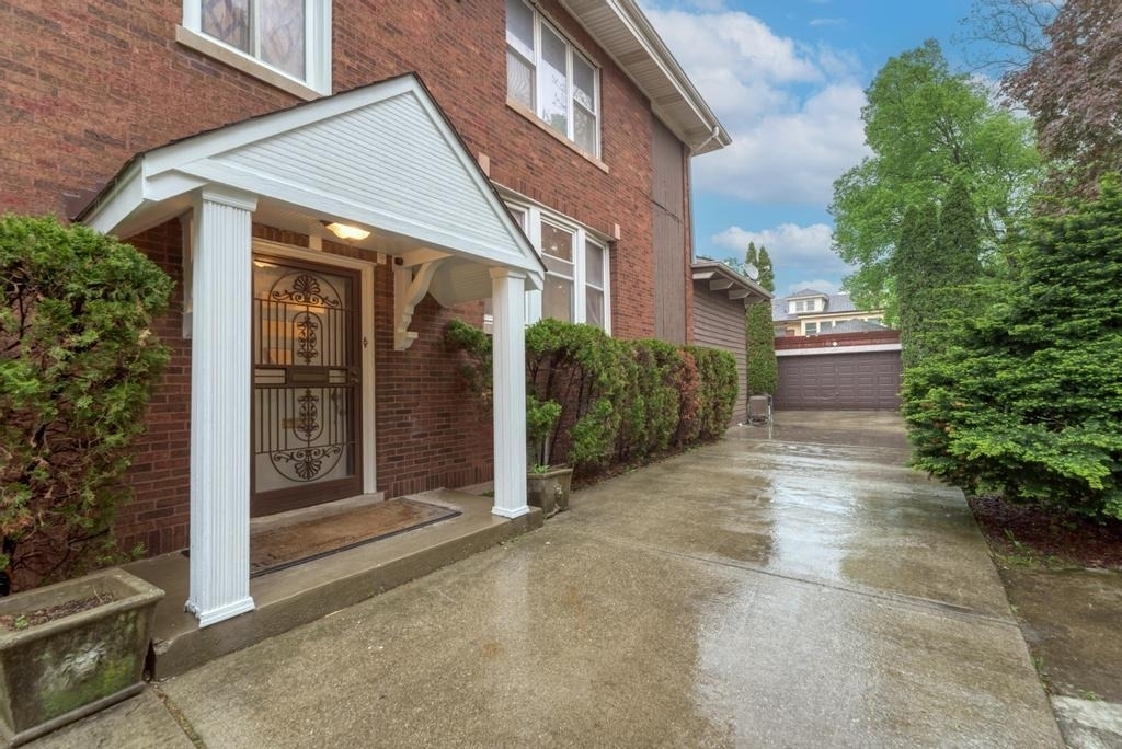 6833 S Cregier Avenue - Photo 2