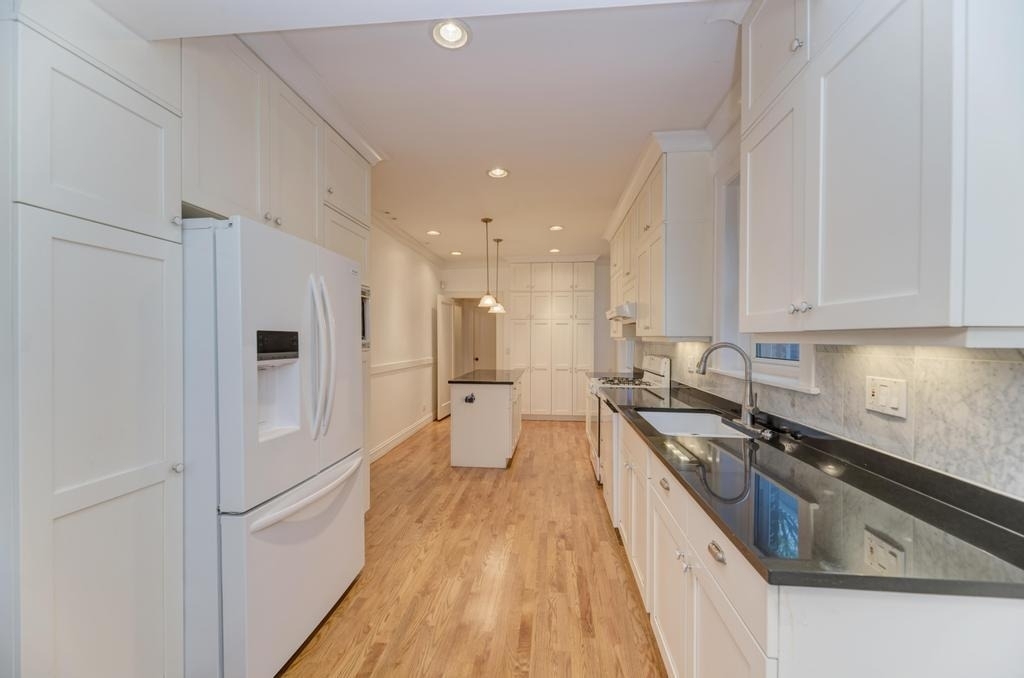 6833 S Cregier Avenue - Photo 13