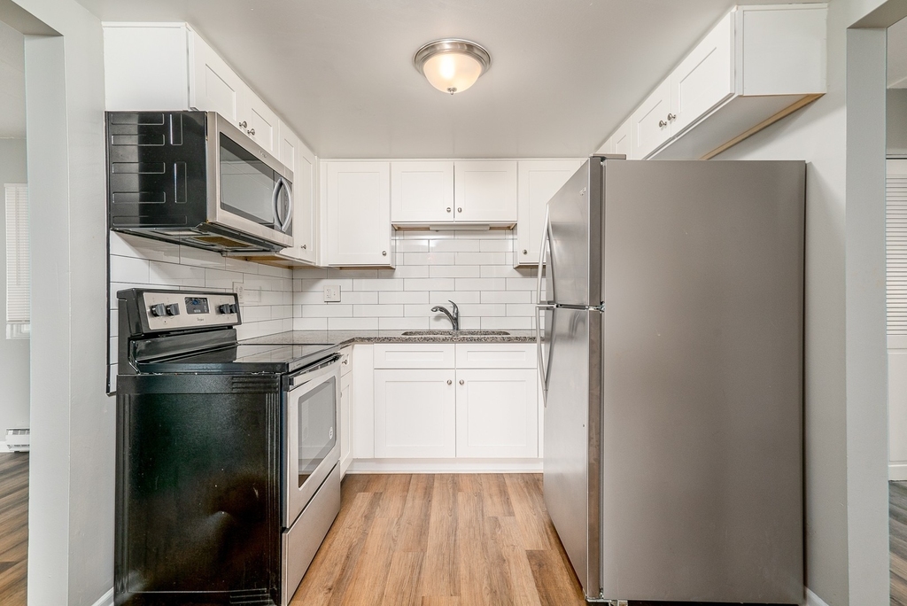 315 W Kimbell Avenue - Photo 2