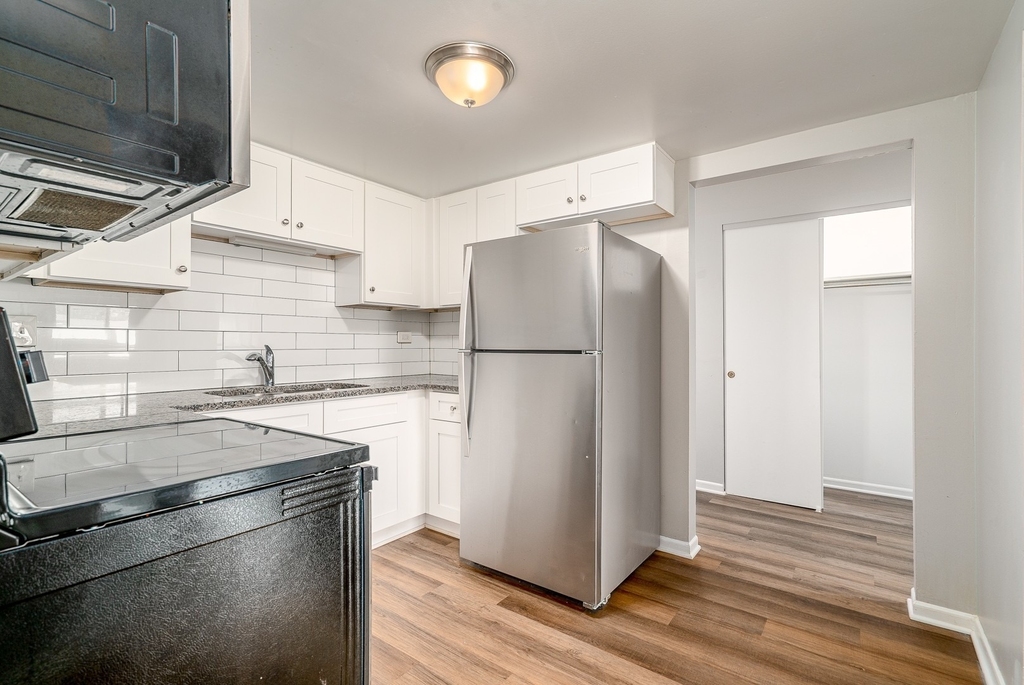 315 W Kimbell Avenue - Photo 3
