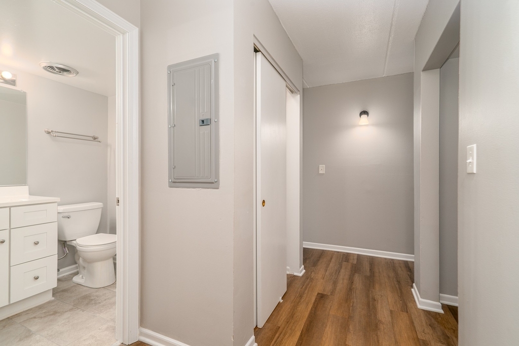 315 W Kimbell Avenue - Photo 9