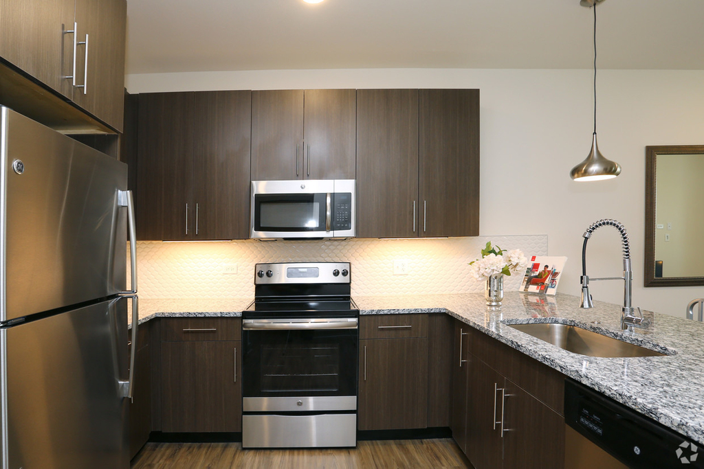 700 E Algonquin Road - Photo 4