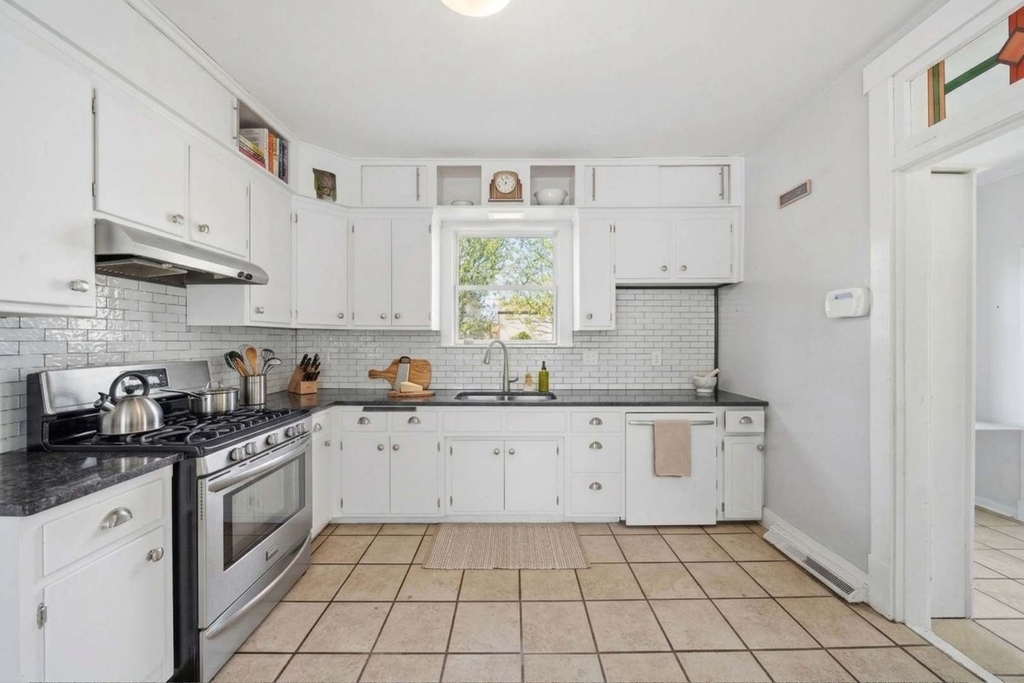 2261 136th Street - Photo 5