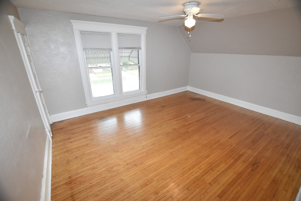 338 Marion Avenue - Photo 3