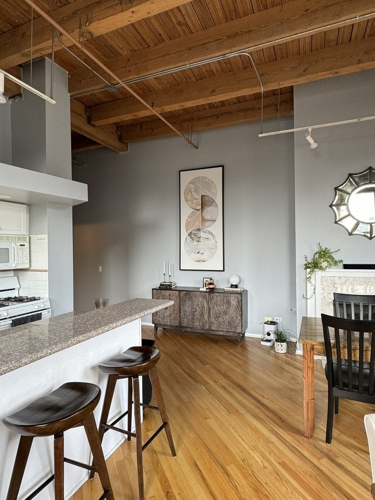 616 W Fulton Street - Photo 10
