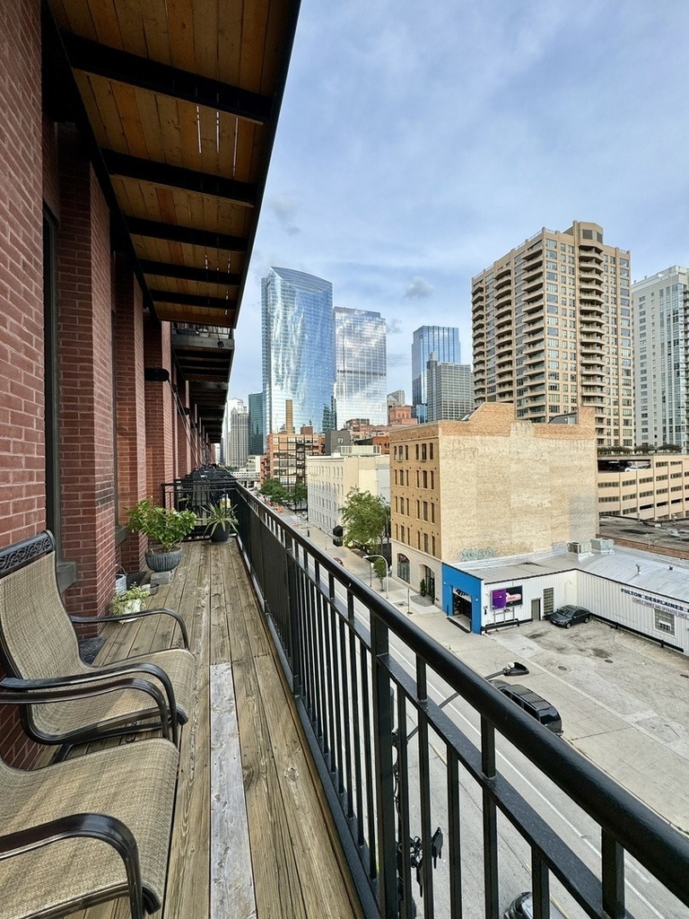 616 W Fulton Street - Photo 27