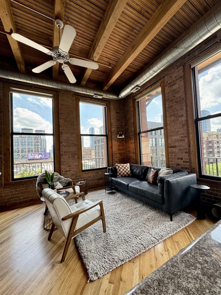 616 W Fulton Street - Photo 5