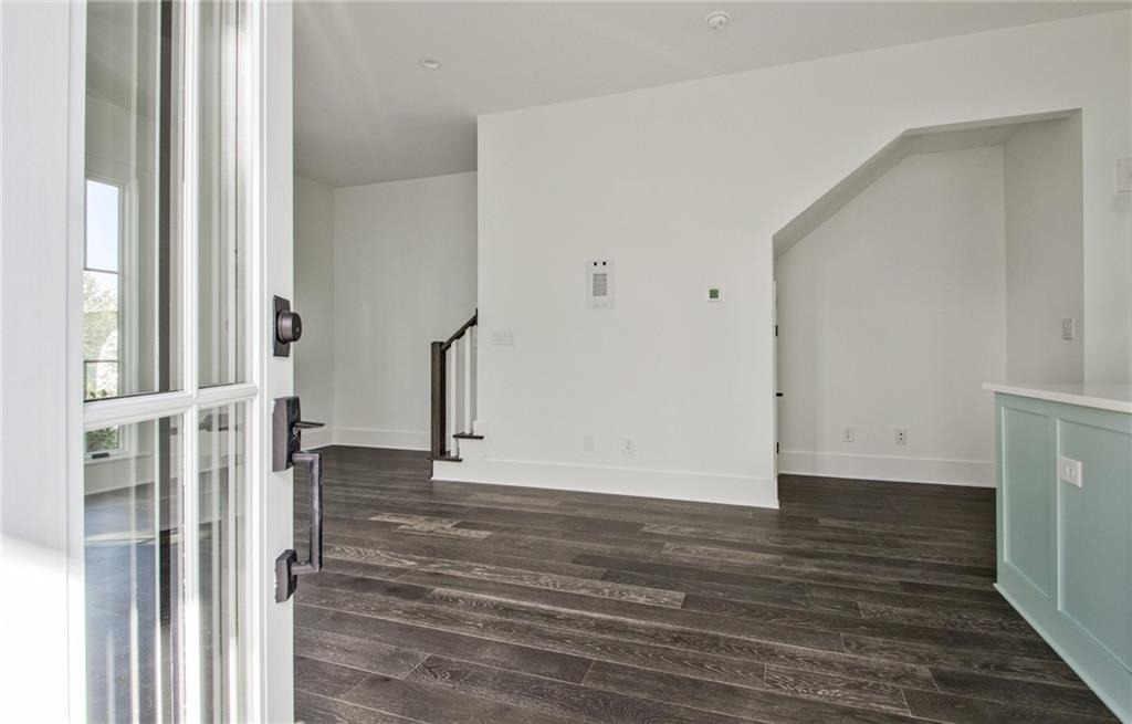 135 Carlyle Lane - Photo 4