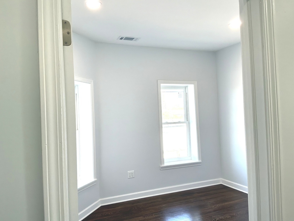 224 E Cass Street - Photo 33