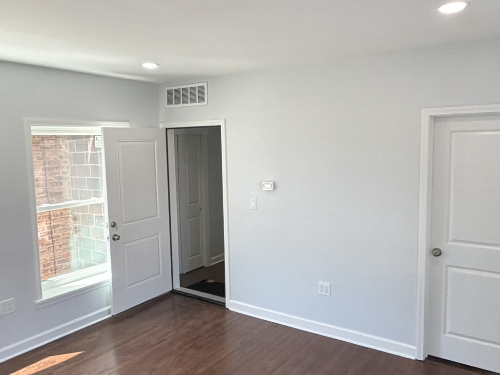 224 E Cass Street - Photo 34