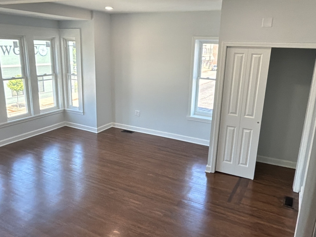 224 E Cass Street - Photo 6