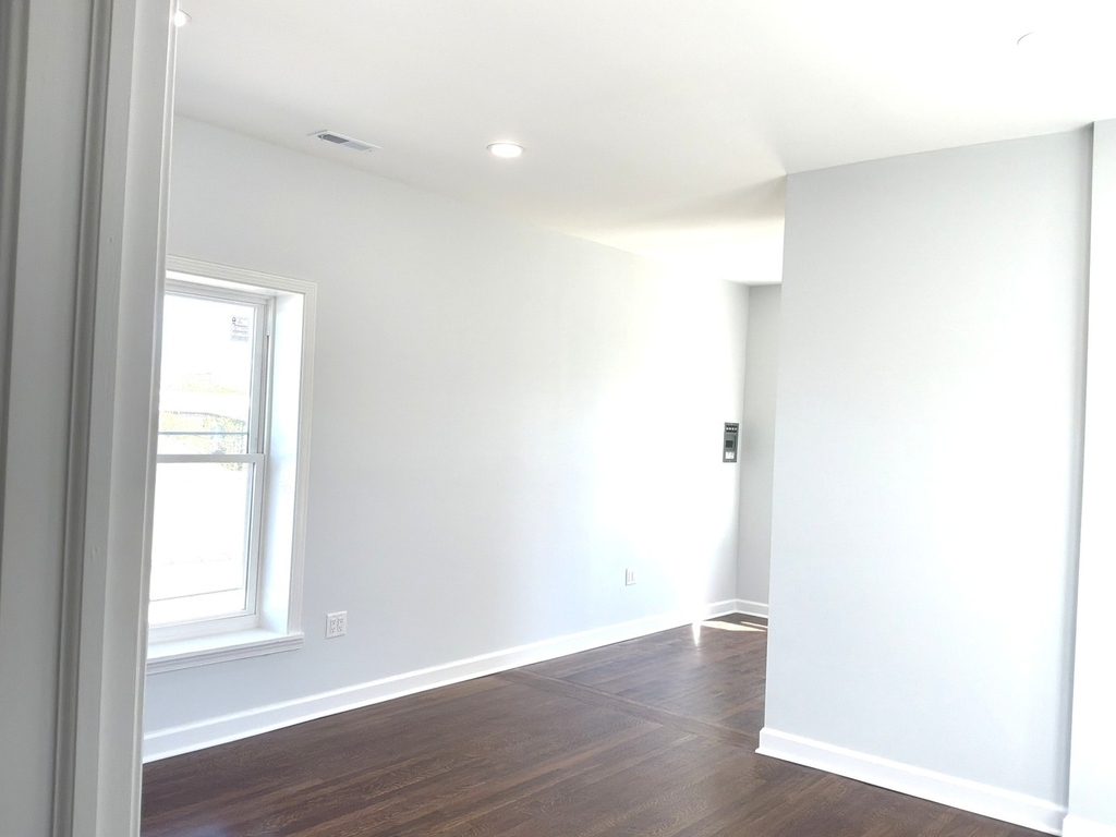 224 E Cass Street - Photo 31