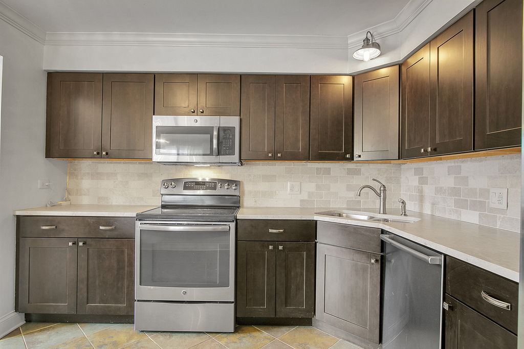 1002 Castilian Court - Photo 7