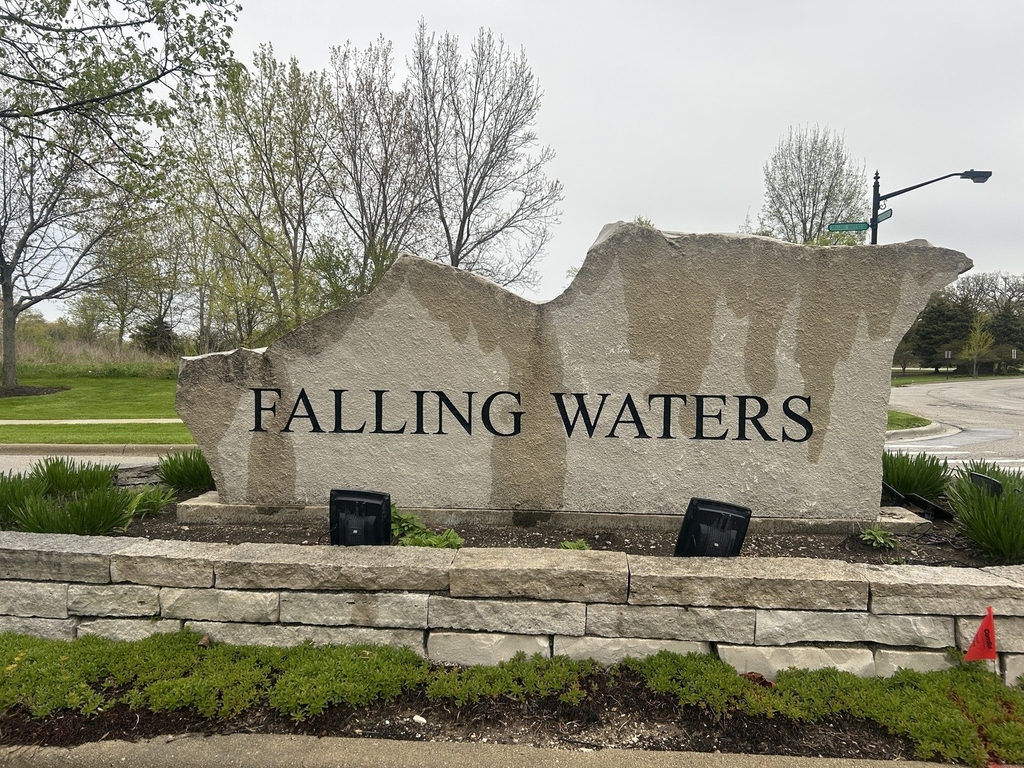 3165 Falling Waters Lane - Photo 2