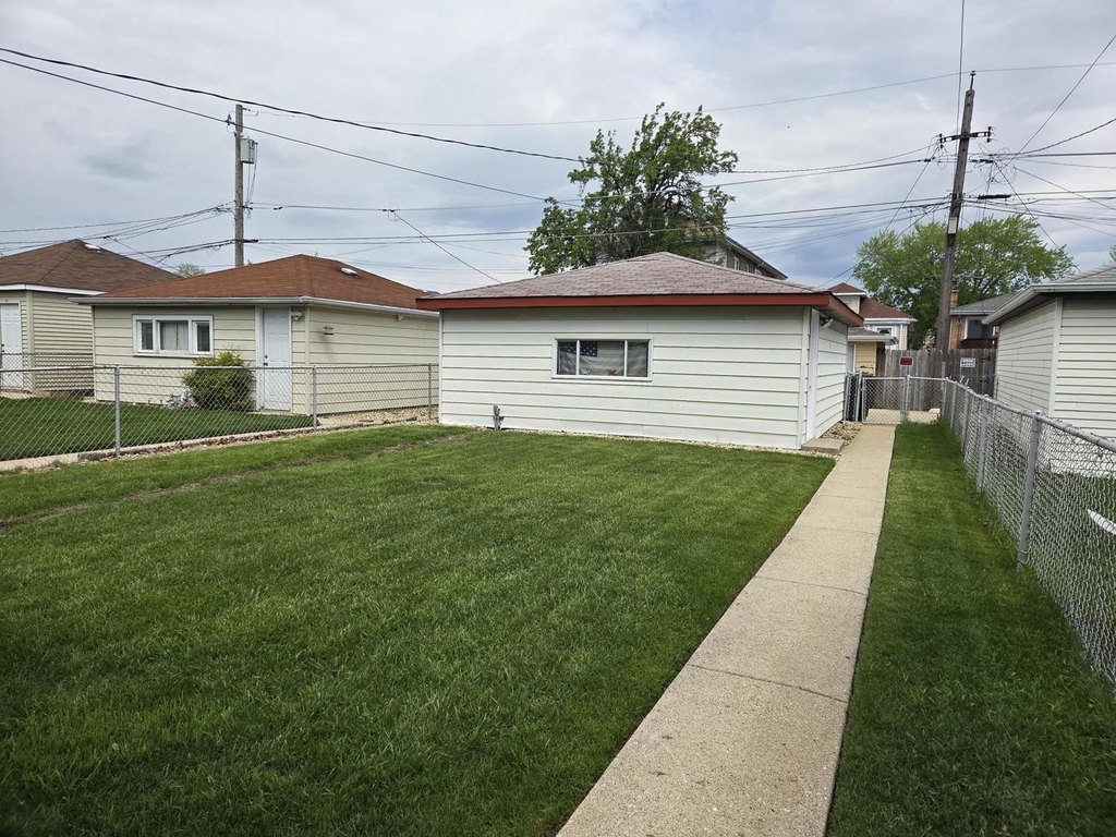 5822 W 64th Place - Photo 17