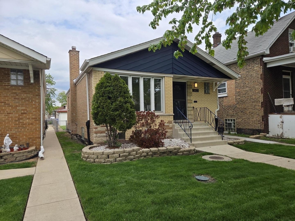5822 W 64th Place - Photo 2