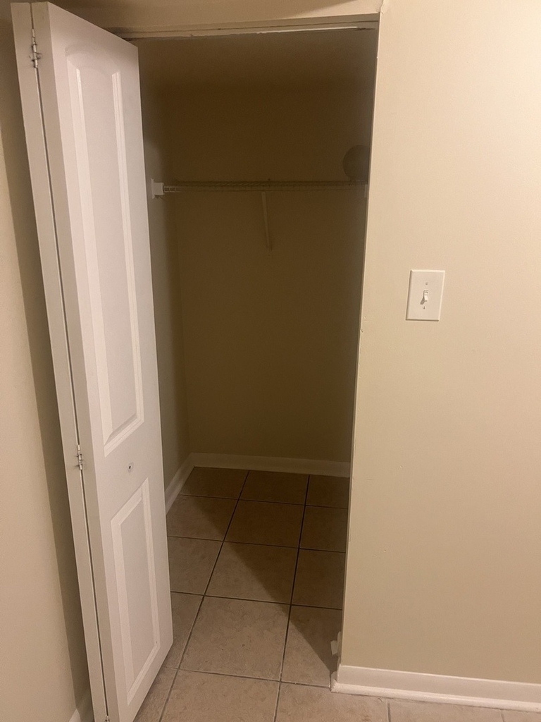 8235 S Vernon Avenue - Photo 4