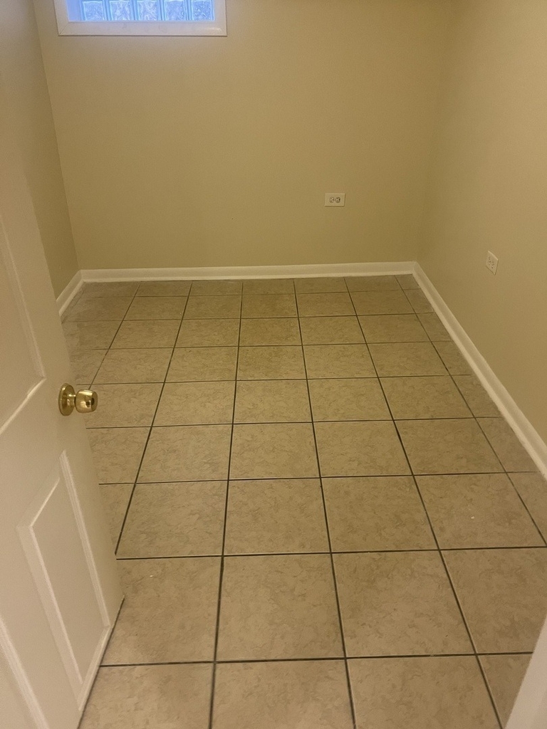 8235 S Vernon Avenue - Photo 5