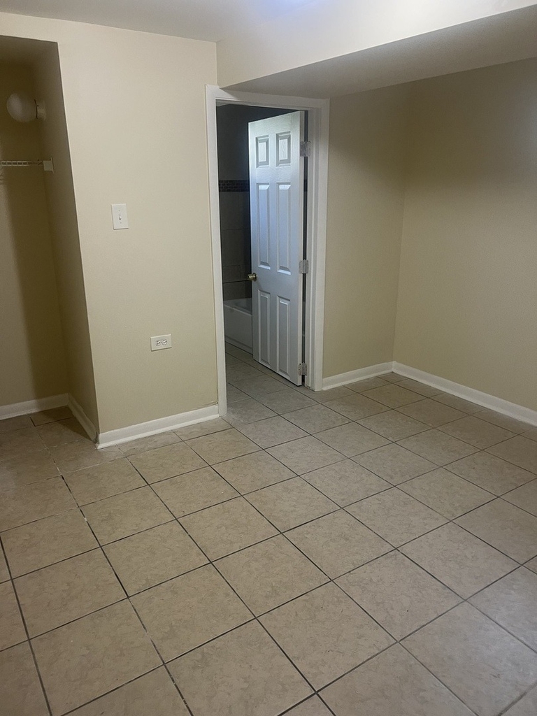 8235 S Vernon Avenue - Photo 12