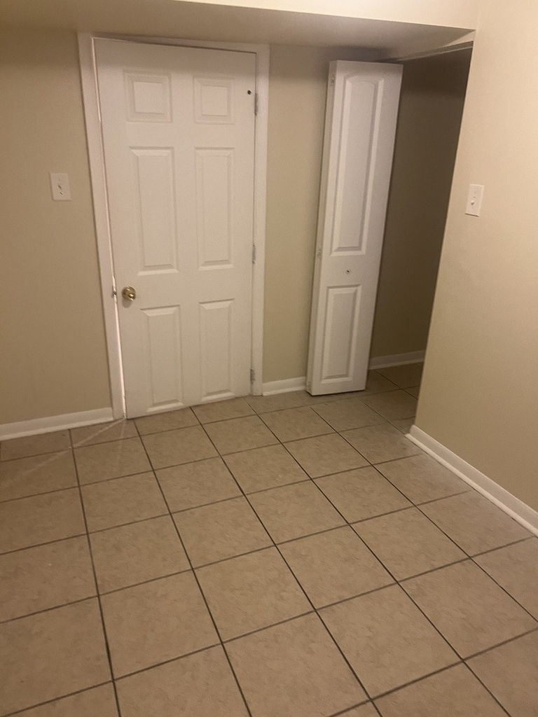 8235 S Vernon Avenue - Photo 8