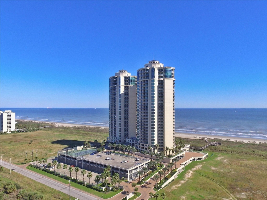 801 E Beach Drive - Photo 0