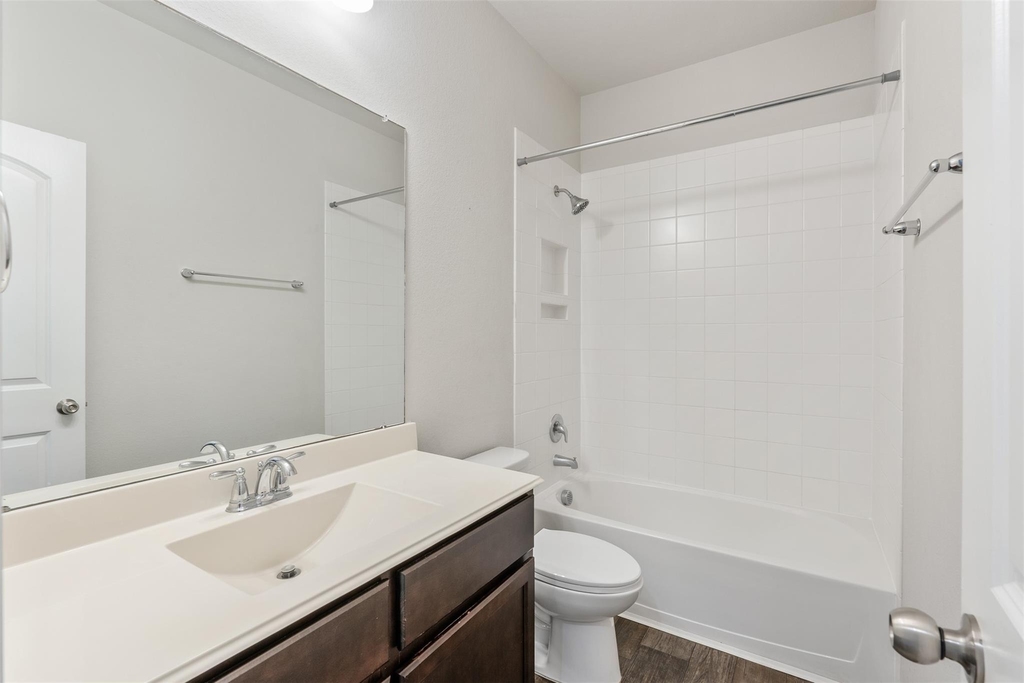 5126 Chester Springs Lane - Photo 15