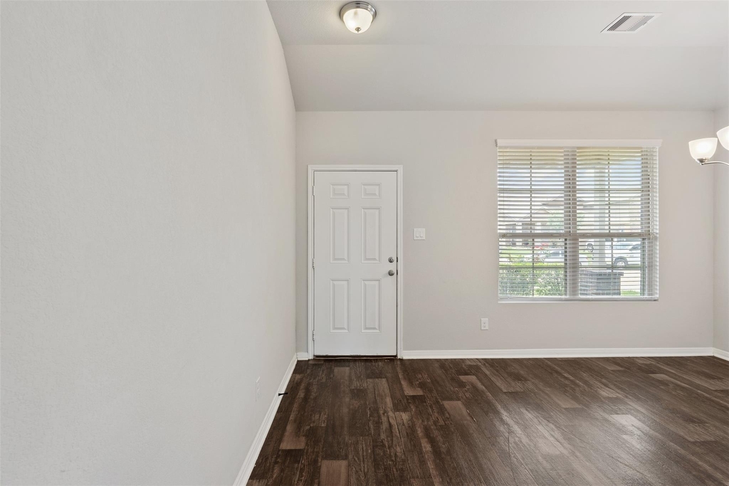 5126 Chester Springs Lane - Photo 4