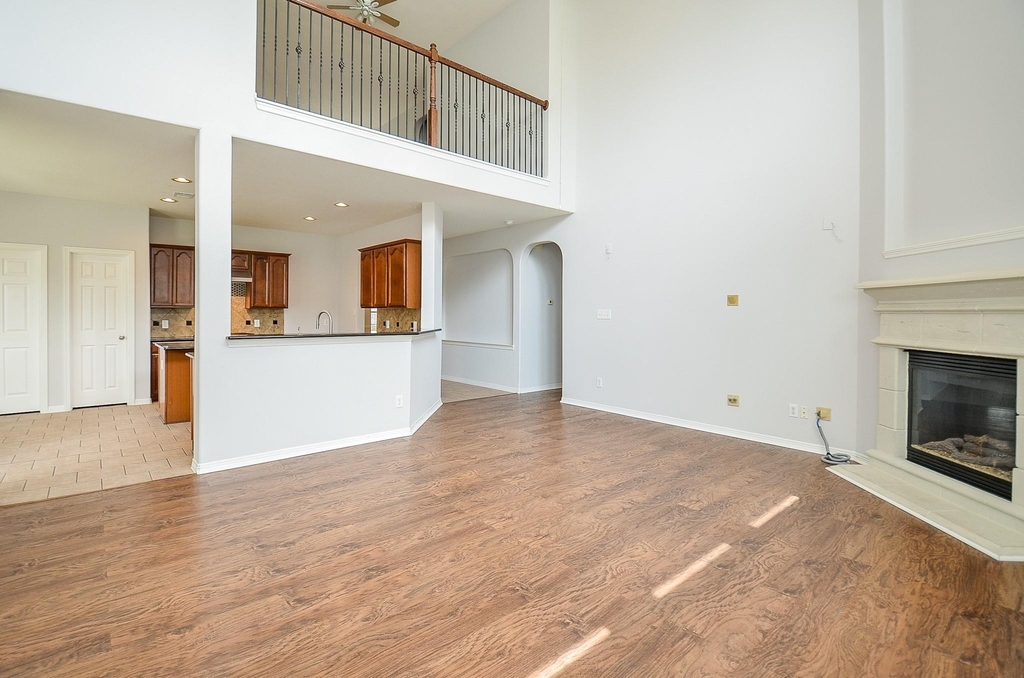 3911 Fallsbrook Court - Photo 7