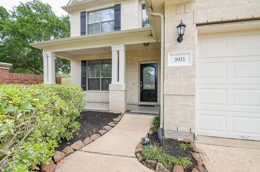3911 Fallsbrook Court - Photo 1