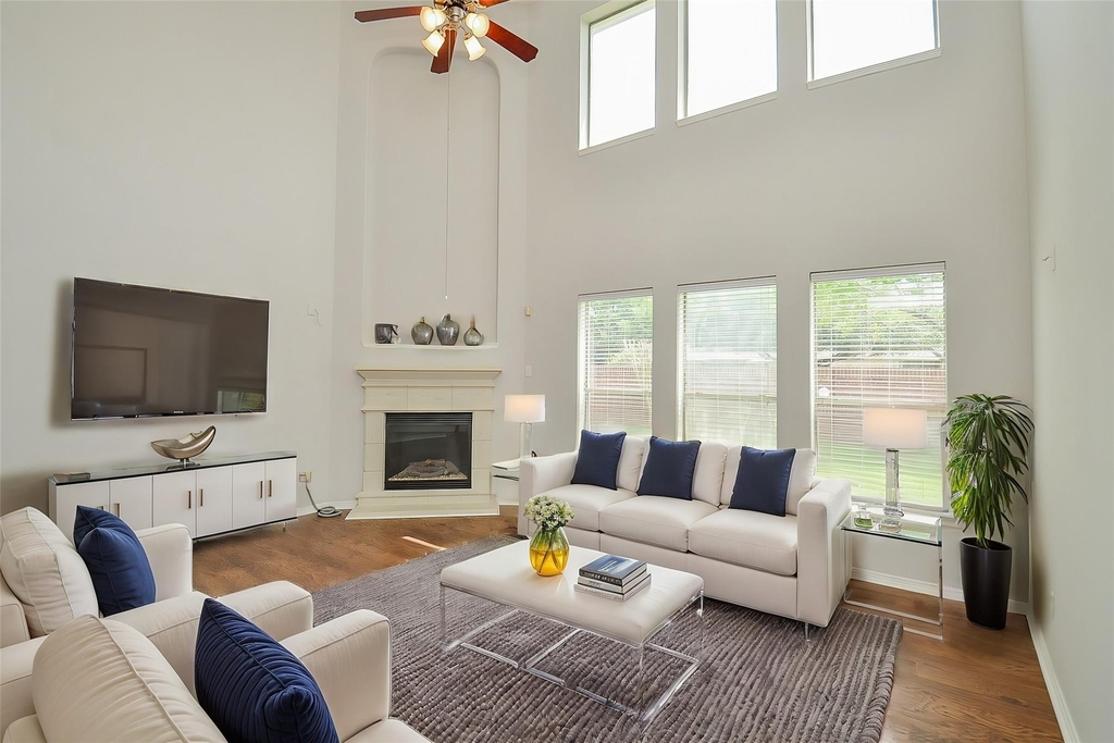 3911 Fallsbrook Court - Photo 6