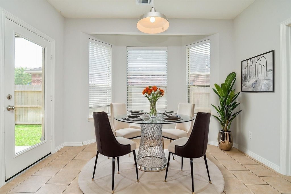 3911 Fallsbrook Court - Photo 17