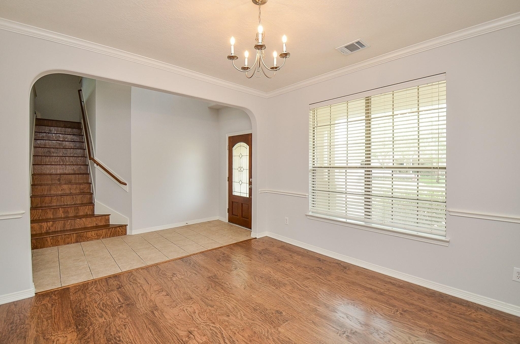 3911 Fallsbrook Court - Photo 5