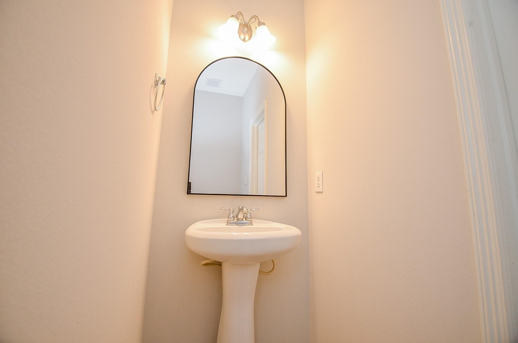 3911 Fallsbrook Court - Photo 14
