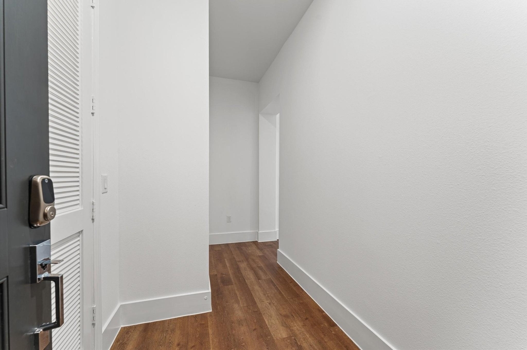 1508 Blodgett Street - Photo 6