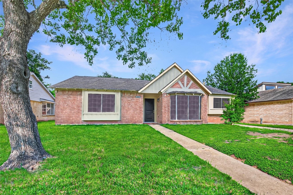22206 Red River Drive - Photo 2